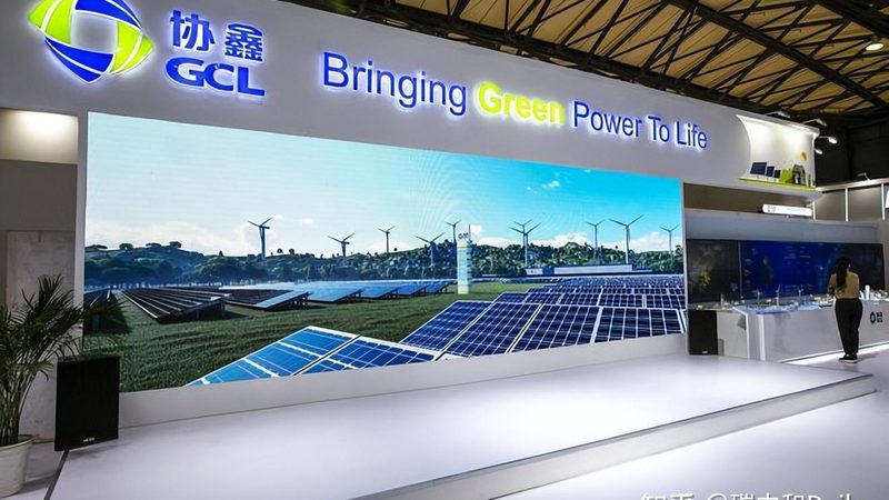 家庭光伏发电系统的容量应根据家庭用电需求和屋顶面积来决定。以下是一些规划建议：